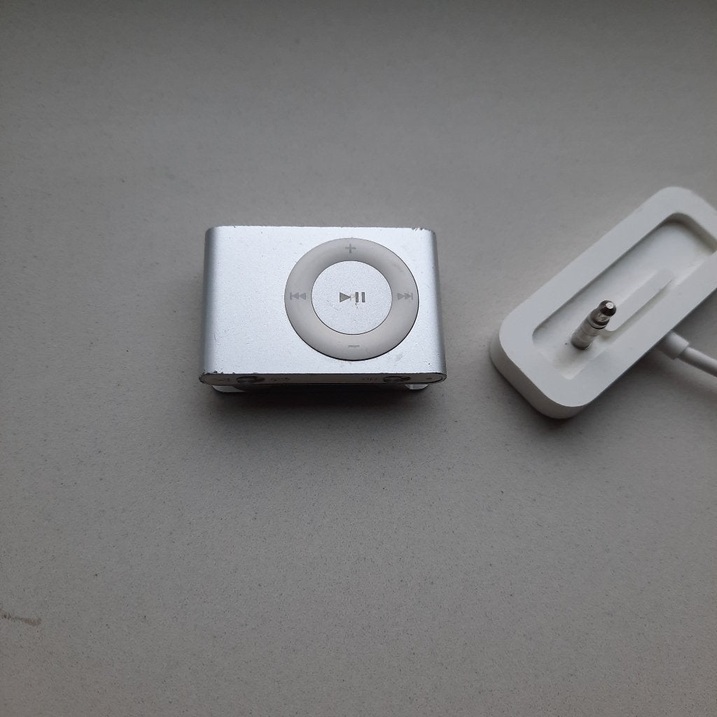 Zilverkleurige Apple iPod shuffle 1 GB, Gebruikt, Shuffle, Zilver, Minder dan 2 GB