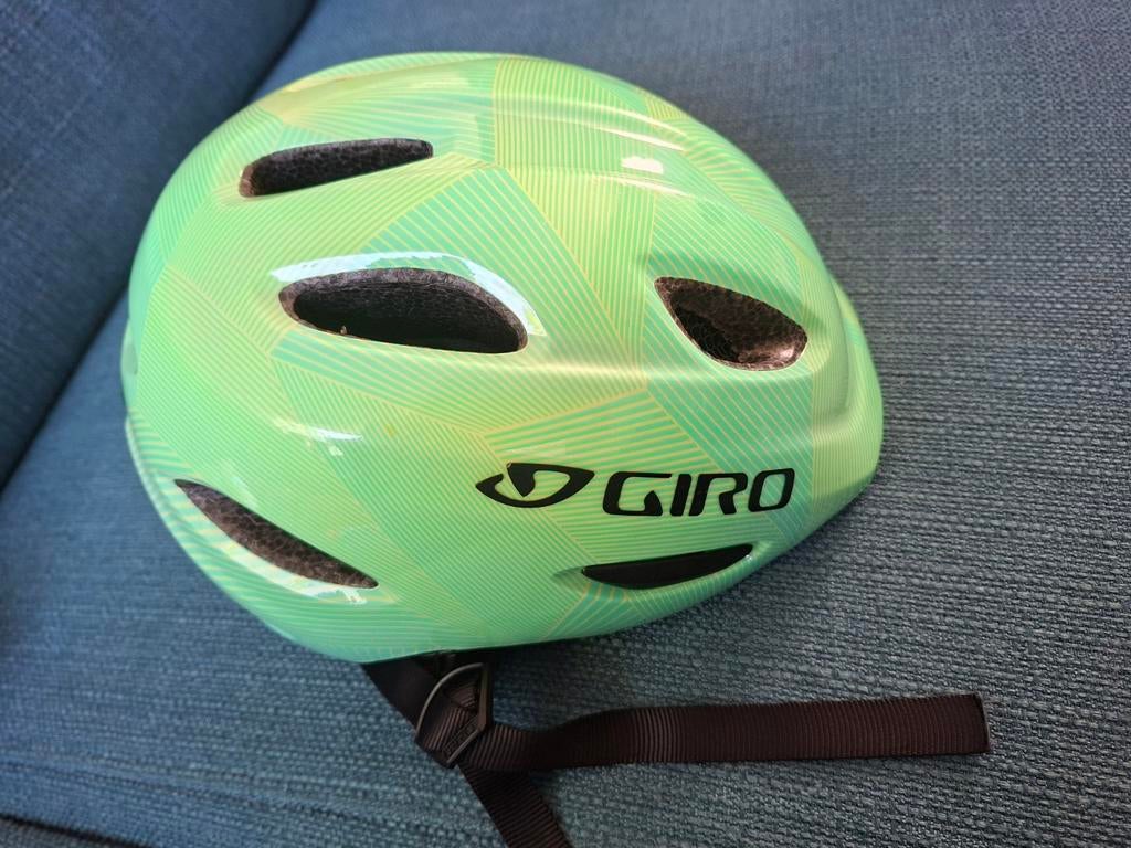GRATIS;Peuter helm--> onderdeel nodig., Fietsen en Brommers, Ophalen