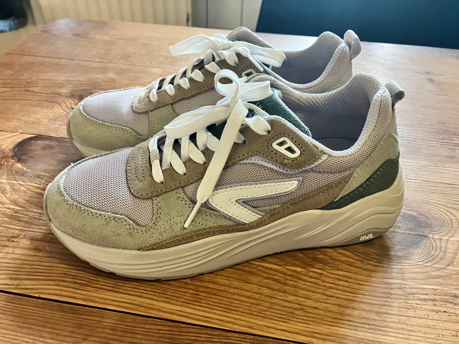 Hub schoenen, maat 40, Ophalen of Verzenden, Zo goed als nieuw, Sneakers of Gympen