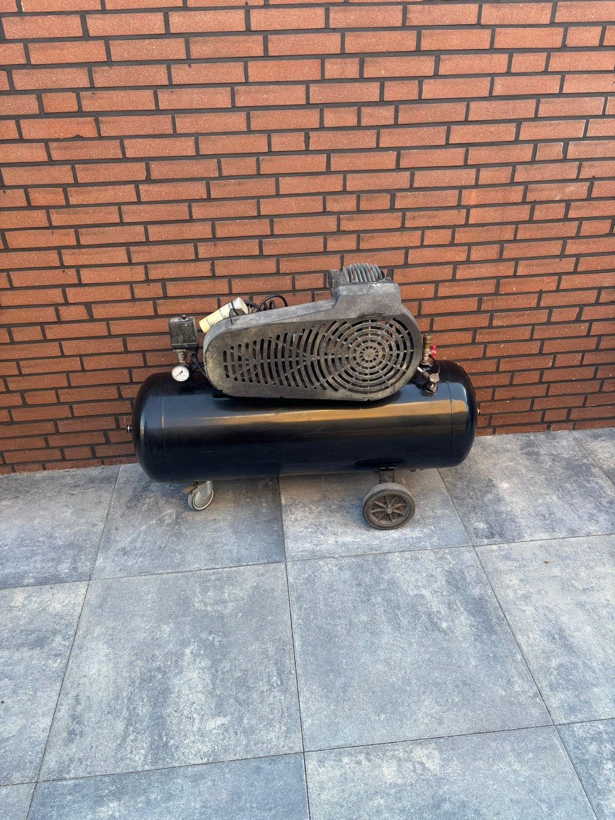 Abacto Compressor 100 liter - Krachtig en Betrouwbaar, Ophalen, Mobiel, Gebruikt, 800 liter/min of meer