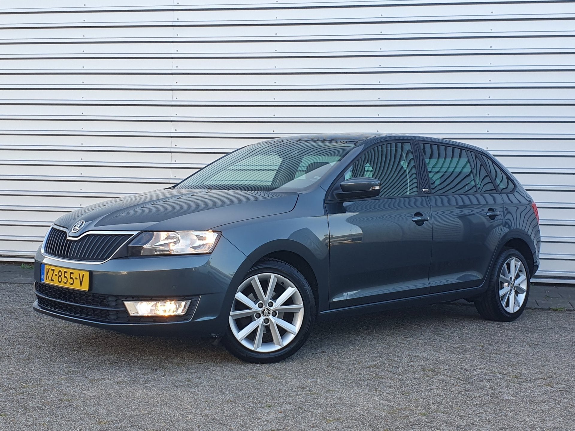 Skoda Rapid Spaceback 1.2 TSI Pano Dak/Navi/Clima, Auto's, Stof, Gebruikt, Euro 6, 49 €/maand