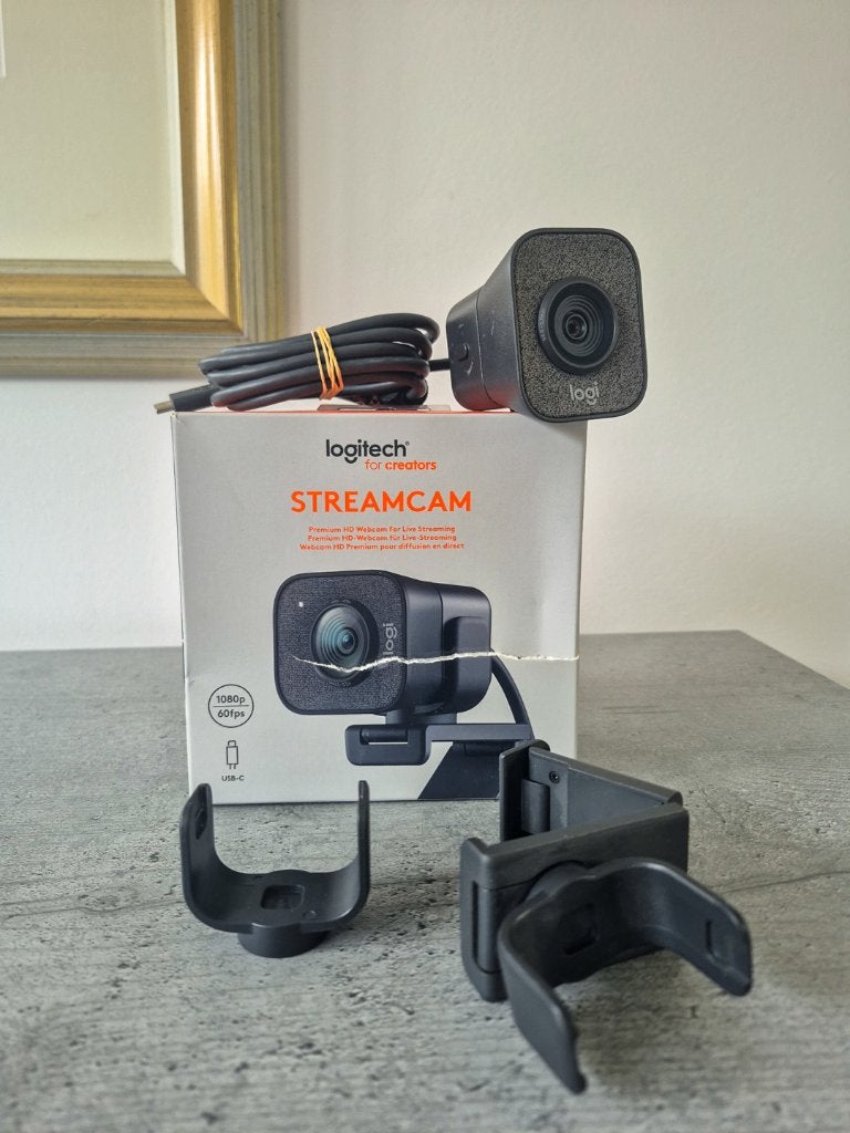 Logitech StreamCam – 1080p 60 FPS + 2 houders, Ophalen of Verzenden, Zo goed als nieuw, Logitec
