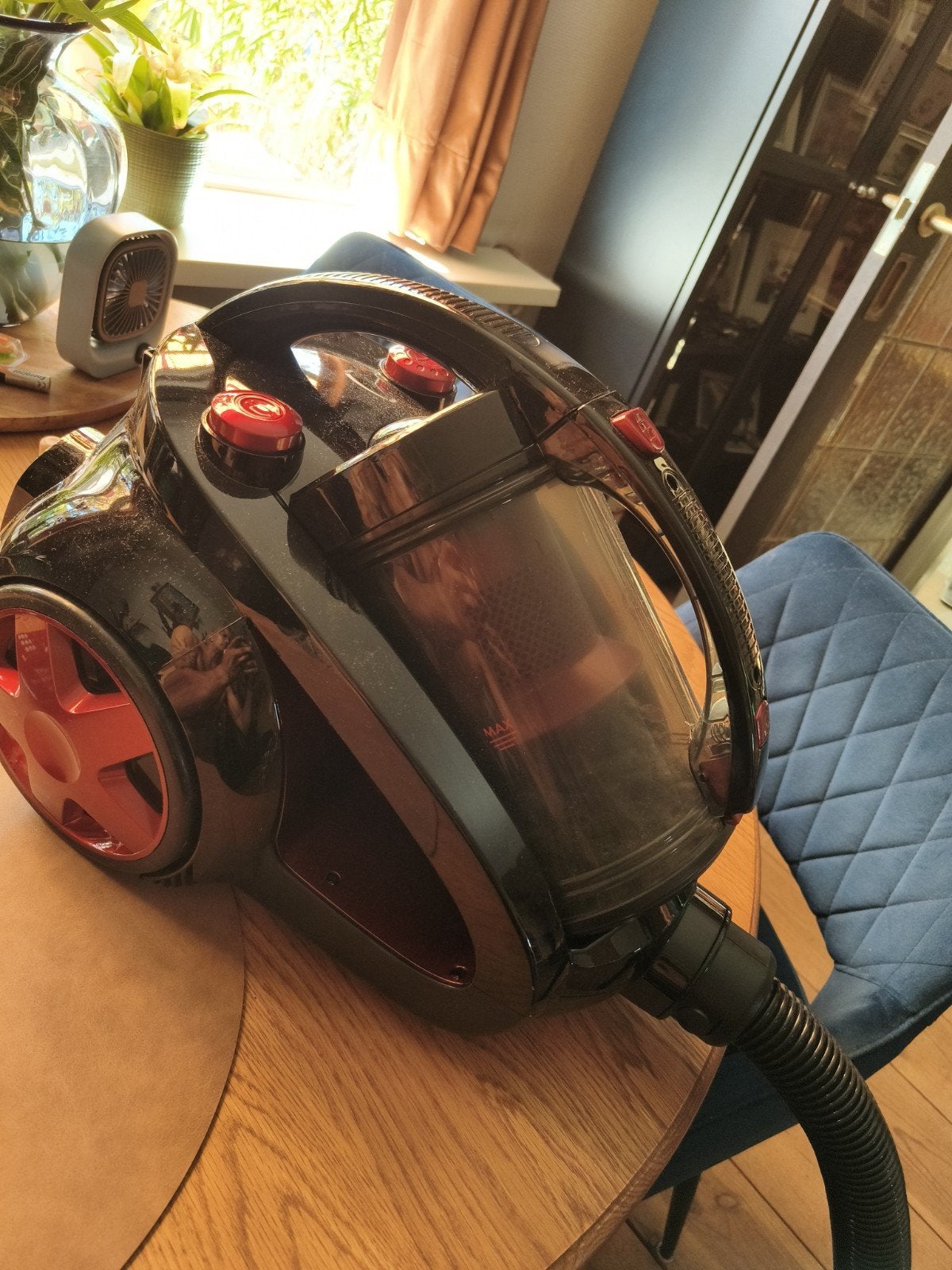 Stofzuiger AG3000V2 900 watt, Minder dan 25 liter, Ophalen, Zo goed als nieuw, Minder dan 200 liter/min