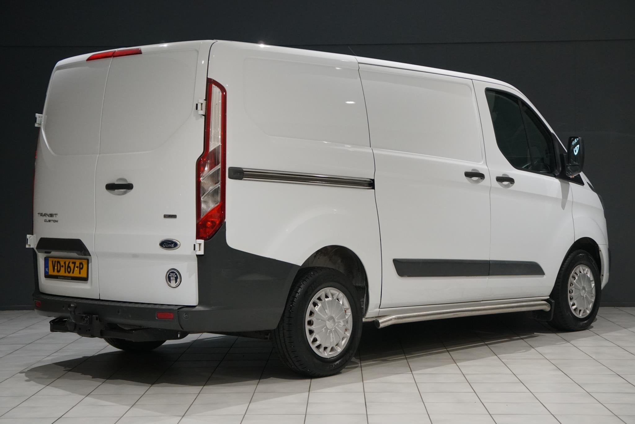 Ford Transit Custom 270 2.2 TDCI L1H1 Trend + TREKHAAK / BET, Voorwielaandrijving, Euro 5, Gebruikt, 4 cilinders