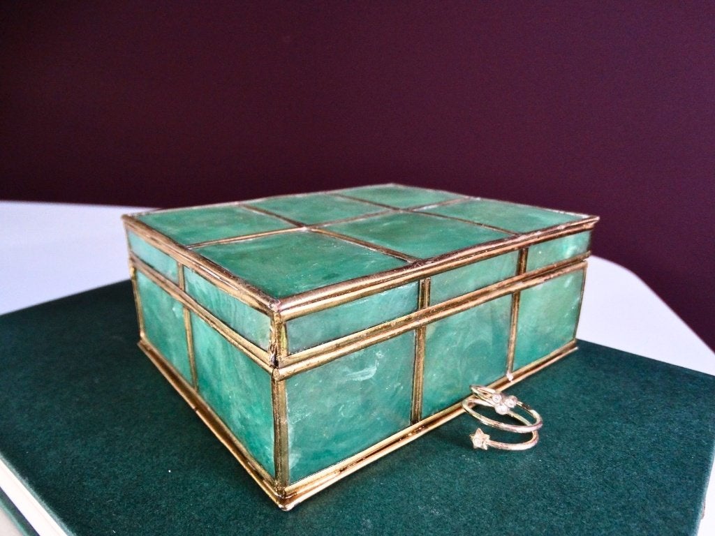 Vintage zeegroen Capiz shell sieradendoos - messing, Groen, Vintage, Ophalen of Verzenden, Zo goed als nieuw