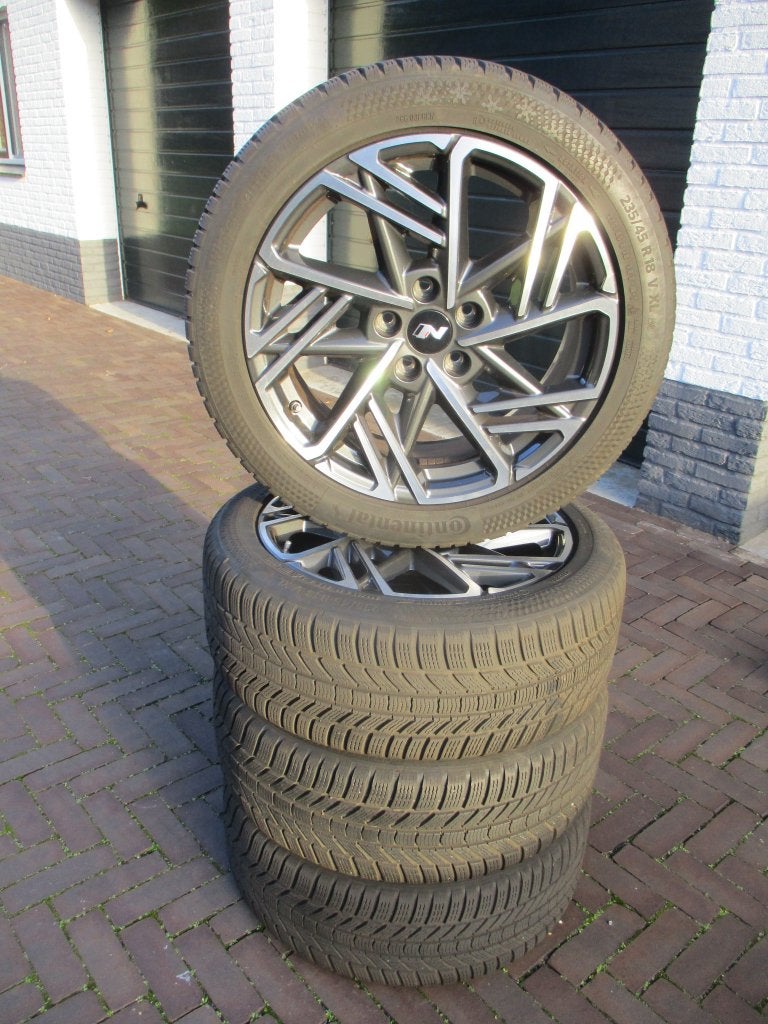 Foto 2 van Orig. Hyundai Kona 18 inch winterbanden N Line tpms IZGST