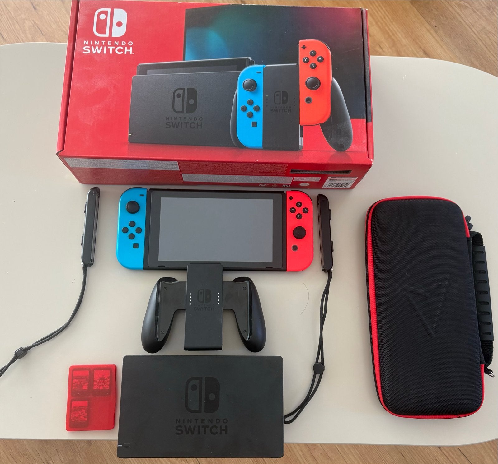 Nintendo Switch met 3 games en accessoires, Switch 2019 Upgrade, Met 2 controllers, Ophalen of Verzenden, Gebruikt