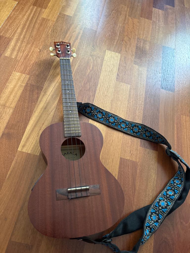 Makala Ukelele MK-TE met hoes en band, Ophalen of Verzenden, Zo goed als nieuw, Ukelele