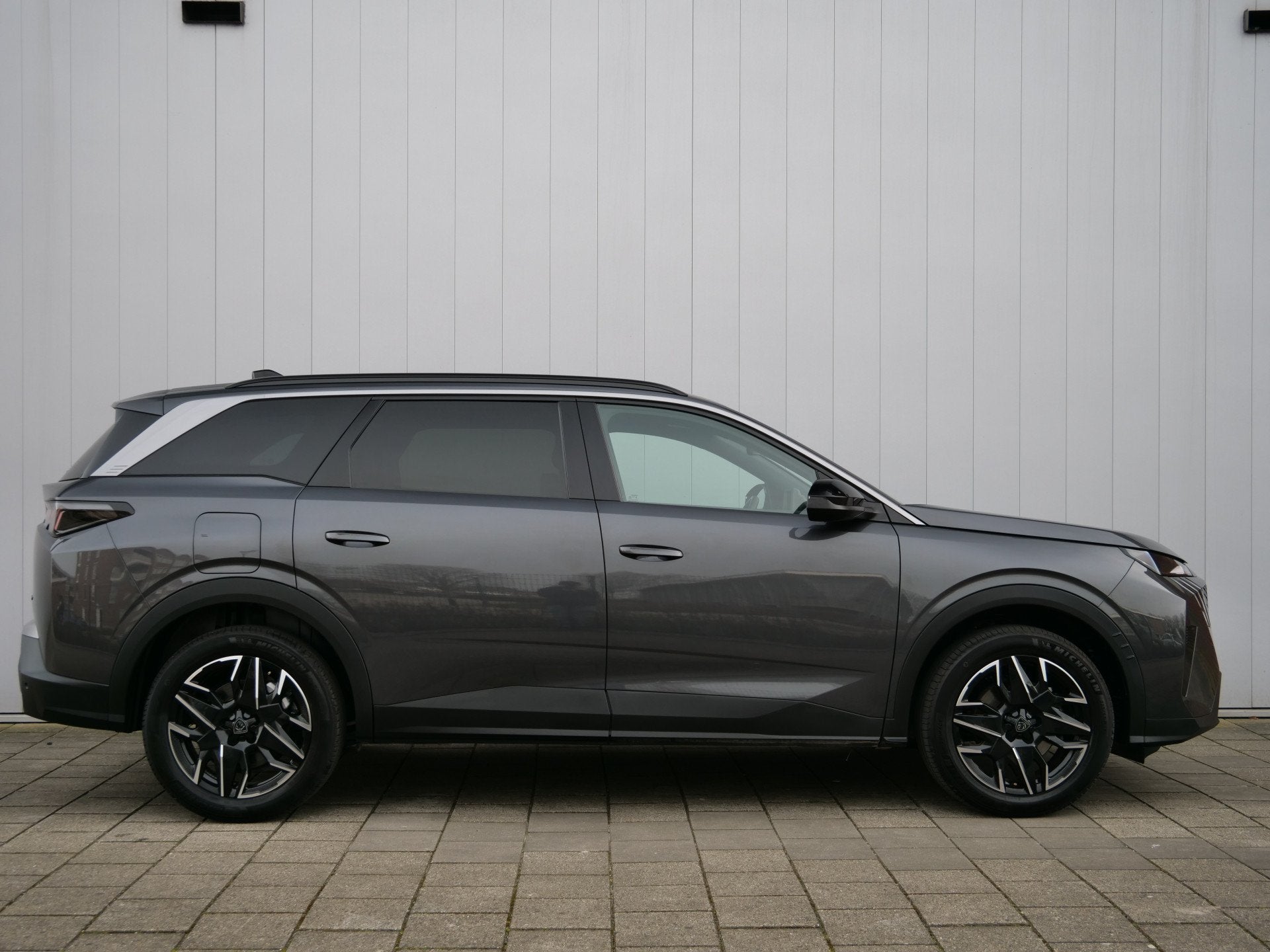 Peugeot 5008 1.2 Hybrid 145 Pk Allure Automaat 7 persoons Ap, Auto's, Peugeot, 145 pk, 1199 cc, Bedrijf, Hybride Elektrisch/Benzine