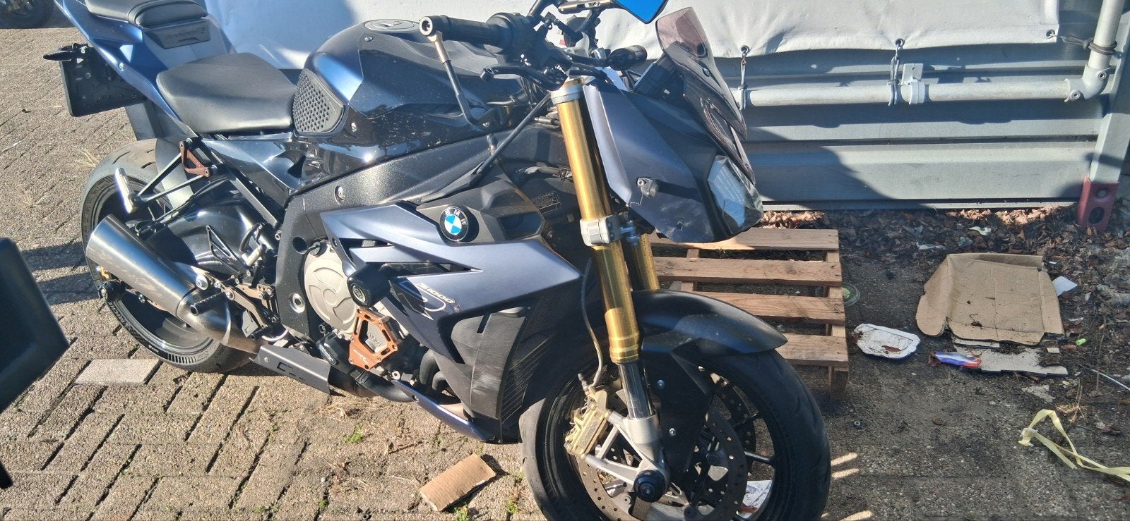 BMW S1000RR met voorvorkschade, start en compleet, Motoren, Ophalen, BMW