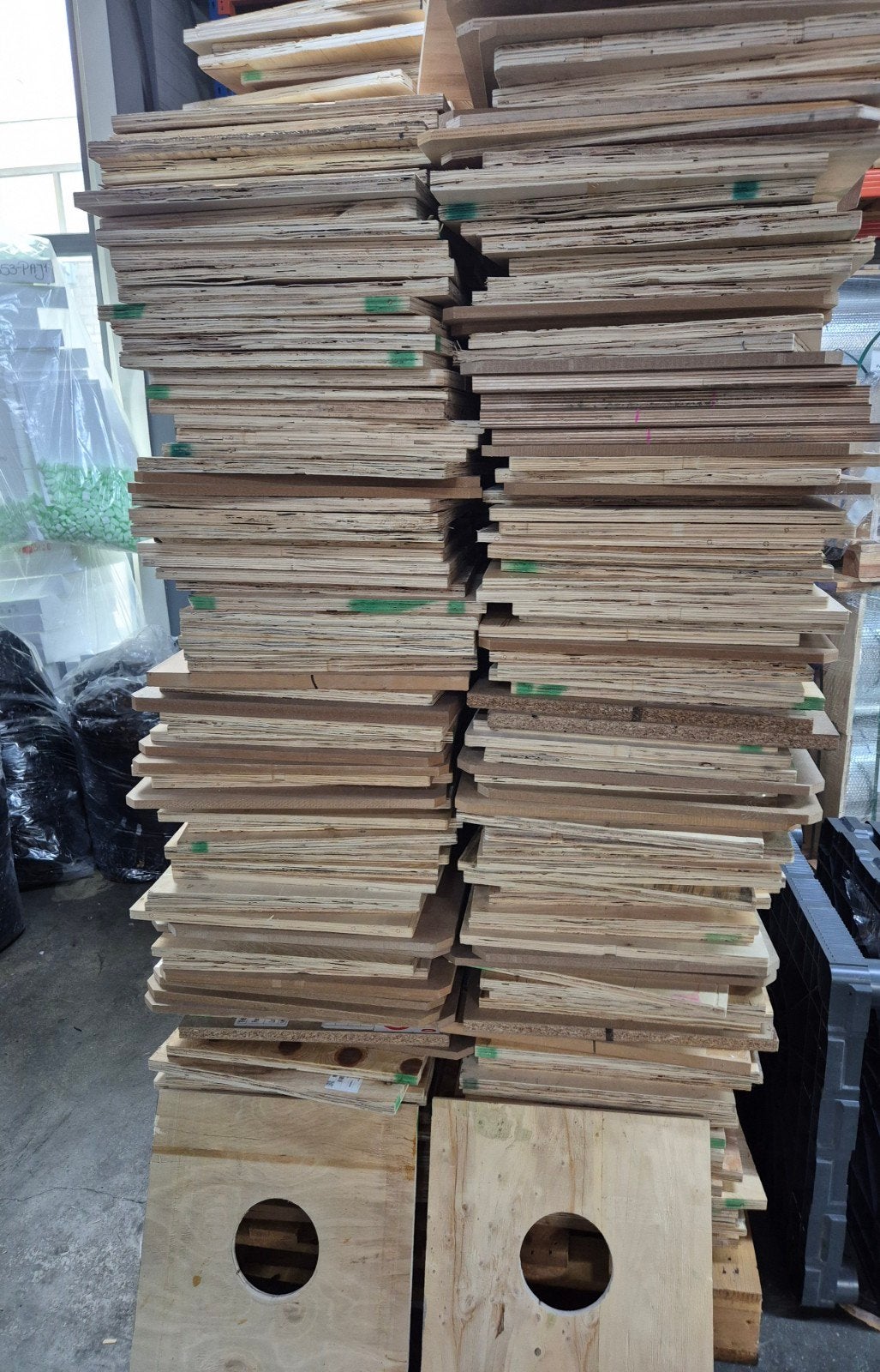 Gratis plankjes met gat - +/- 50x50 cm, Ophalen, Gebruikt, Minder dan 25 mm, Plank
