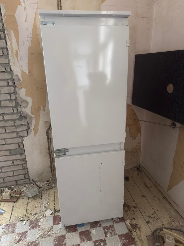 Keuken appratuur, Zonder vriesvak, 200 liter of meer, Zo goed als nieuw, 160 cm of meer