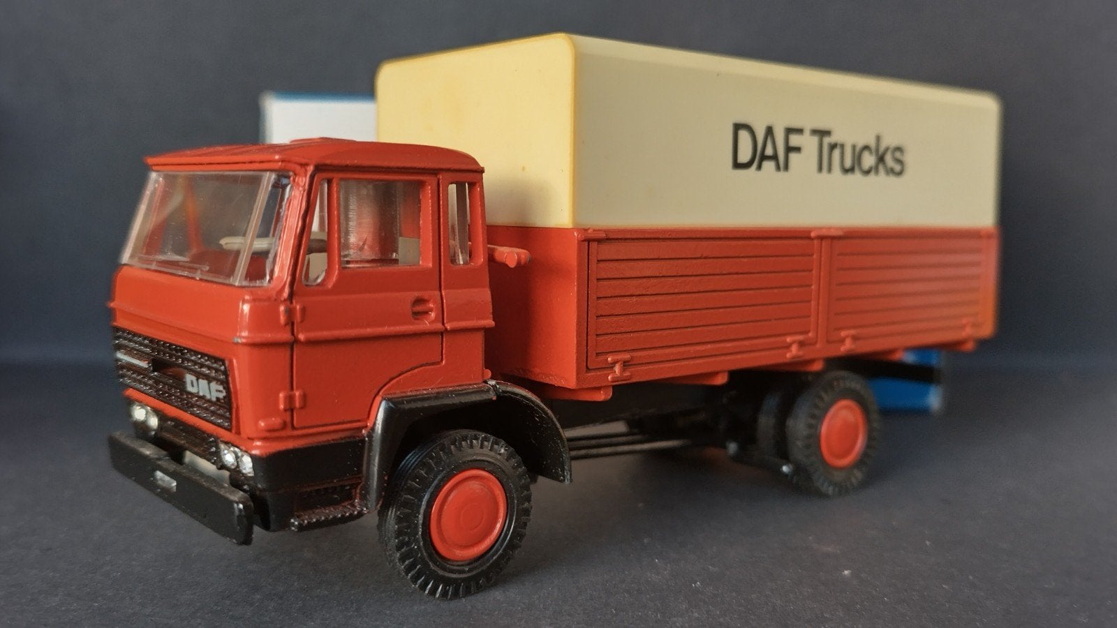 Daf Kantelcabine 2300 1:50 Lion Car Pol, Hobby en Vrije tijd, Verzenden, ., Zo goed als nieuw, .