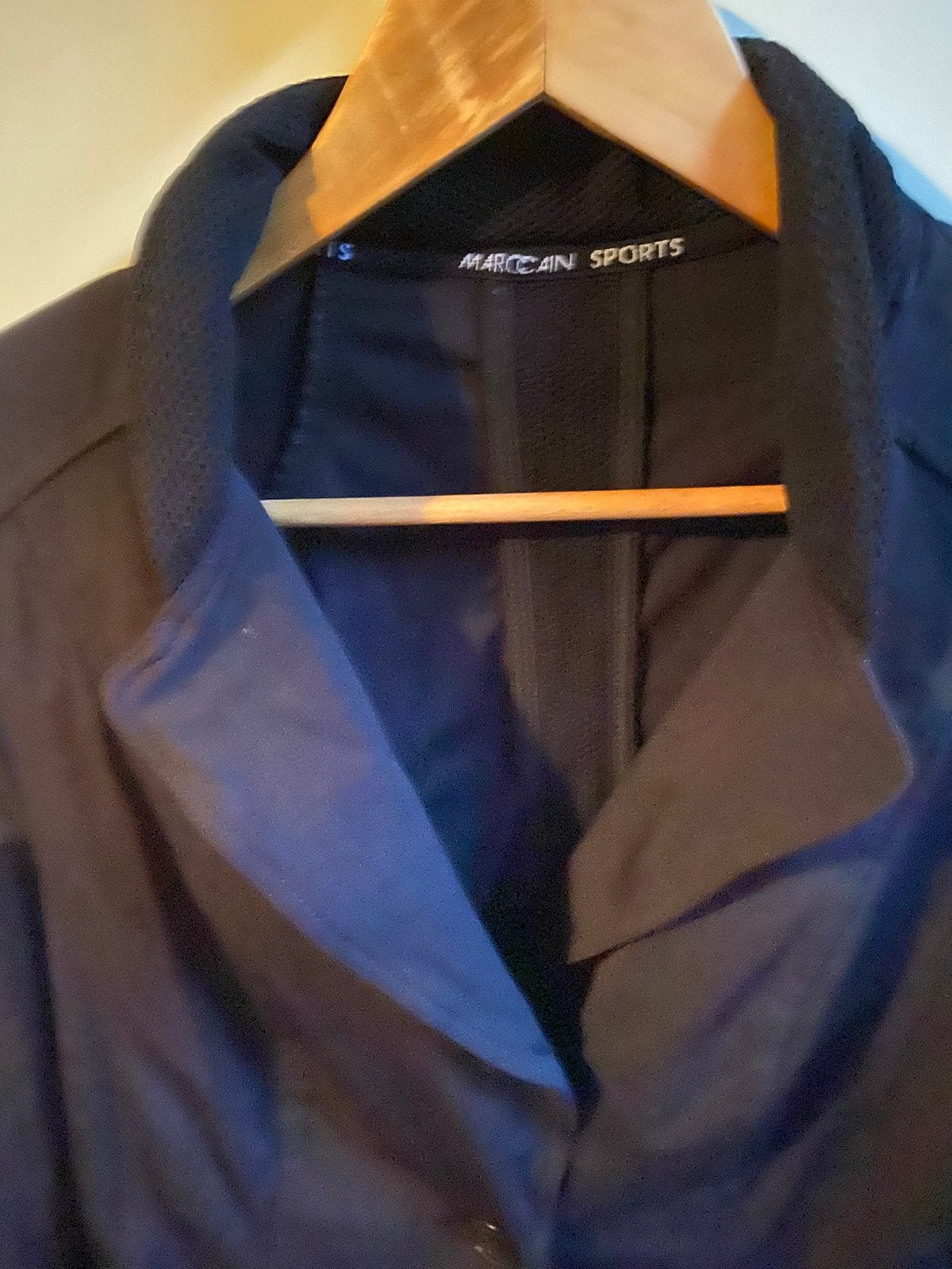 Te koop mooi zwart Marccain jasje N4, Ophalen of Verzenden, Zo goed als nieuw, Zwart