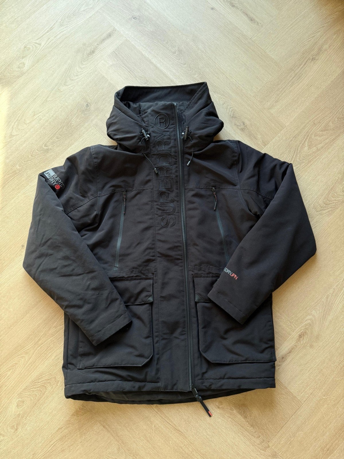 Superdry winterjas heren - Maat L, Kleding | Heren, Maat 52/54 (L), Zwart, Ophalen of Verzenden, Zo goed als nieuw