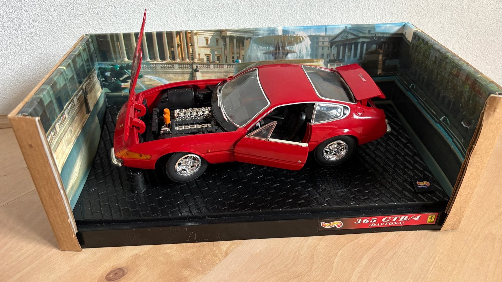 Hot Wheels Ferrari 365 GTB/4 (Daytona) 1:18 Schaalmodel, Hobby en Vrije tijd, Ophalen of Verzenden, Zo goed als nieuw, Auto, Hot Wheels