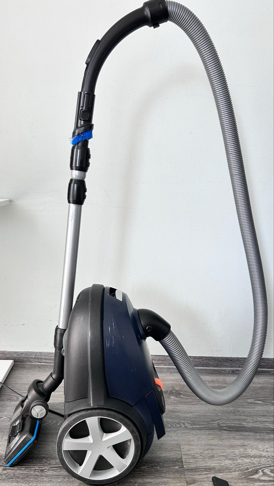 Used Philips wired vaccum cleaner, Gebruikt, Sledestofzuiger, Ophalen, Stofzak
