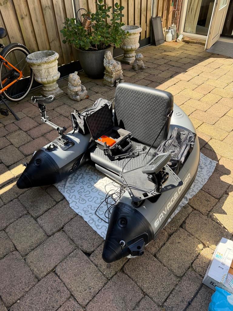Complete Savage Gear Bellyboat Set, Watersport en Boten, Hengelsport | Algemeen, Zo goed als nieuw, Overige typen, Ophalen of Verzenden