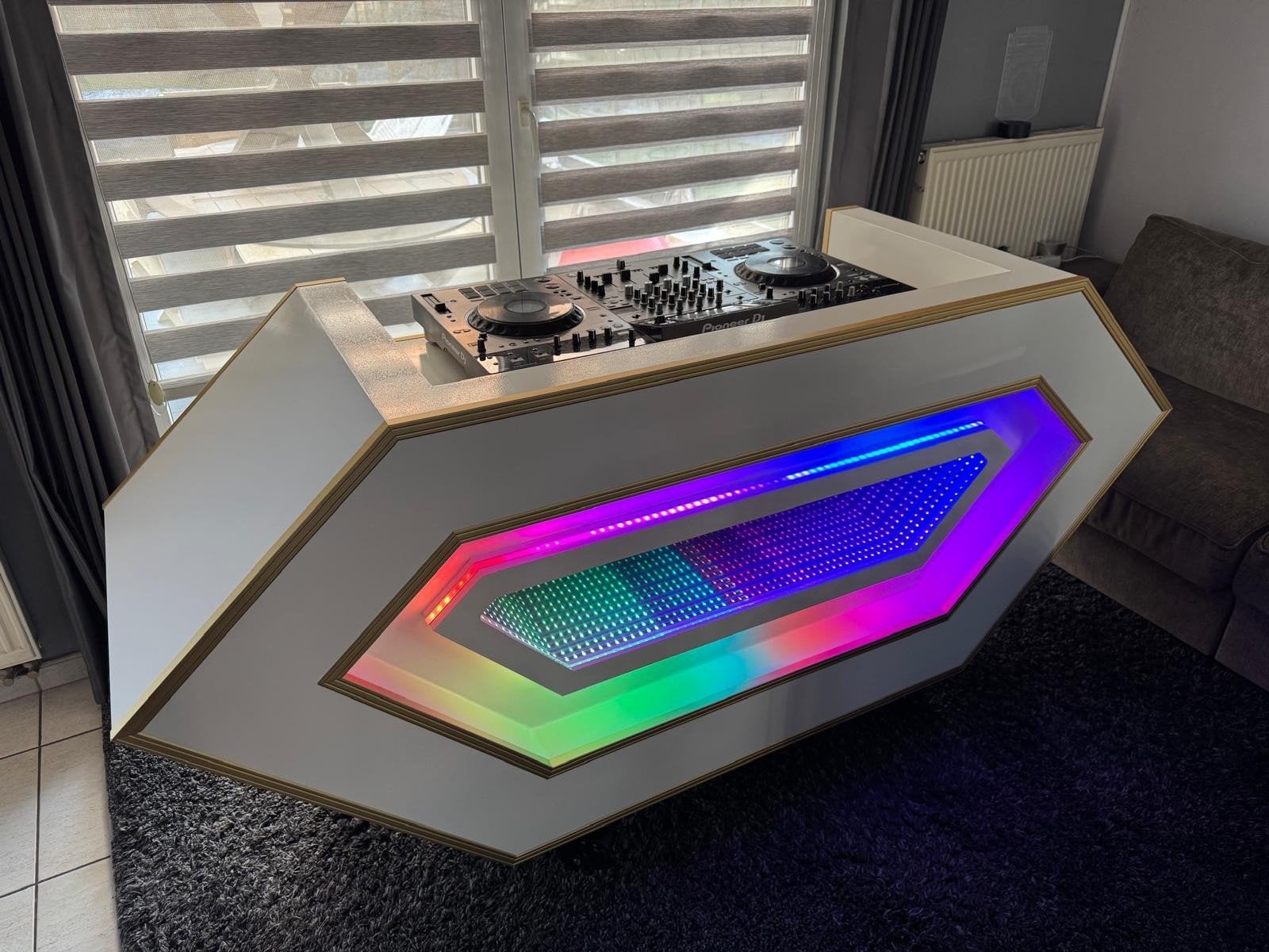 Unieke Handgemaakte DJ Booth met LED Verlichting  Dj Meubel, Ophalen, Nieuw, Dj-set, Pioneer