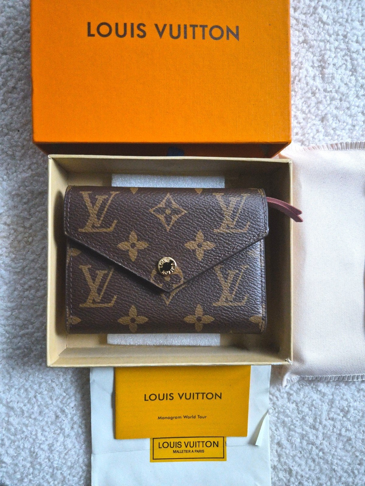 Louis vuitton Victorine portemonnee, Ophalen of Verzenden
