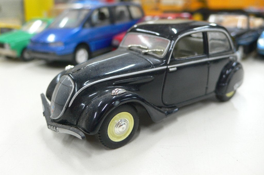 peugeot 202  - 1/43 - mist mascotte-, Verzenden, Gebruikt, Auto, Norev