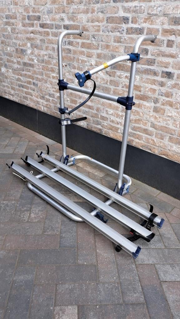 Thule fietsendrager voor achterop de caravan, Ophalen