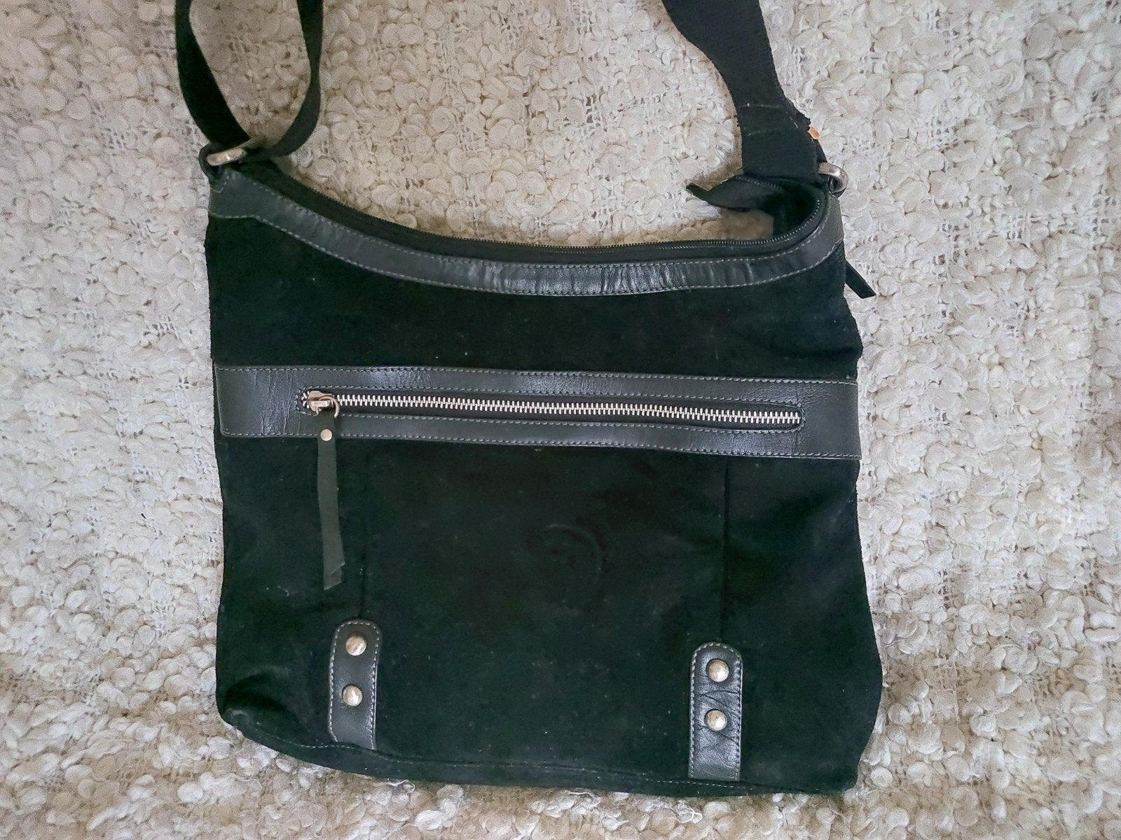 Stoere en praktische zwarte suede tas 25x33 cm, Ophalen of Verzenden, Gebruikt, Zwart, Handtas