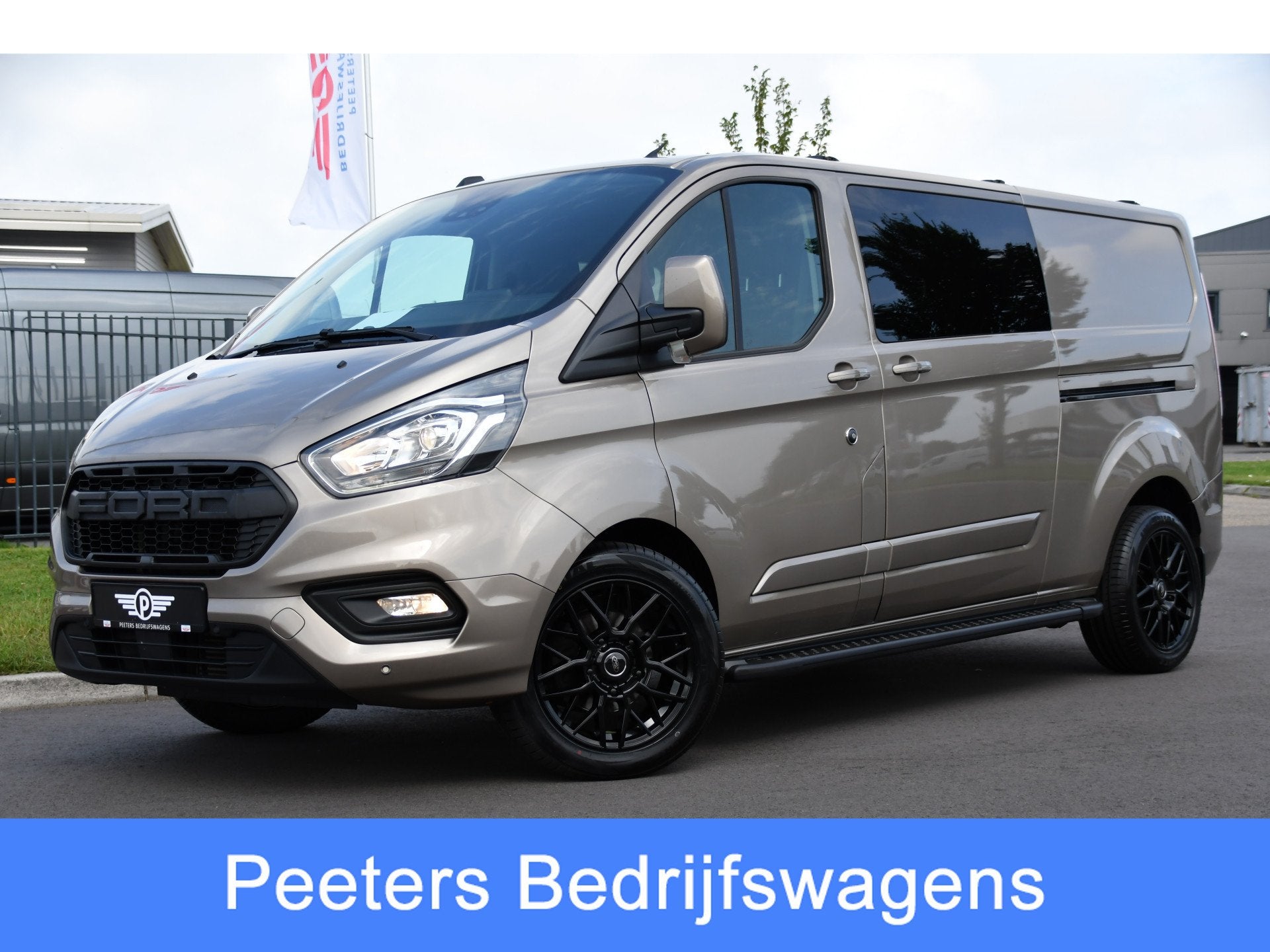 Ford Transit Custom 320 2.0 TDCI L2H1 Limited DC Raptor Edit, Auto's, Verwarmde buitenspiegels, Bedrijf, Diesel, Ford
