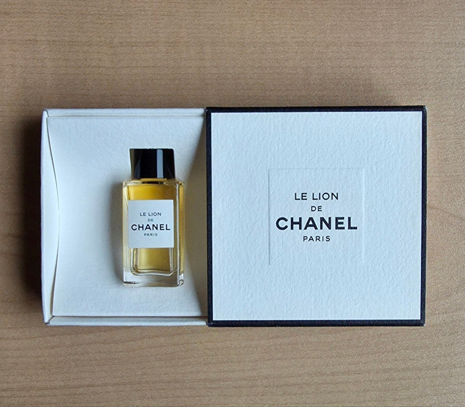 Chanel Le Lion Eau de Parfum - Sample 4ml, Sieraden, Tassen en Uiterlijk, Uiterlijk | Parfum, Ophalen of Verzenden, Nieuw