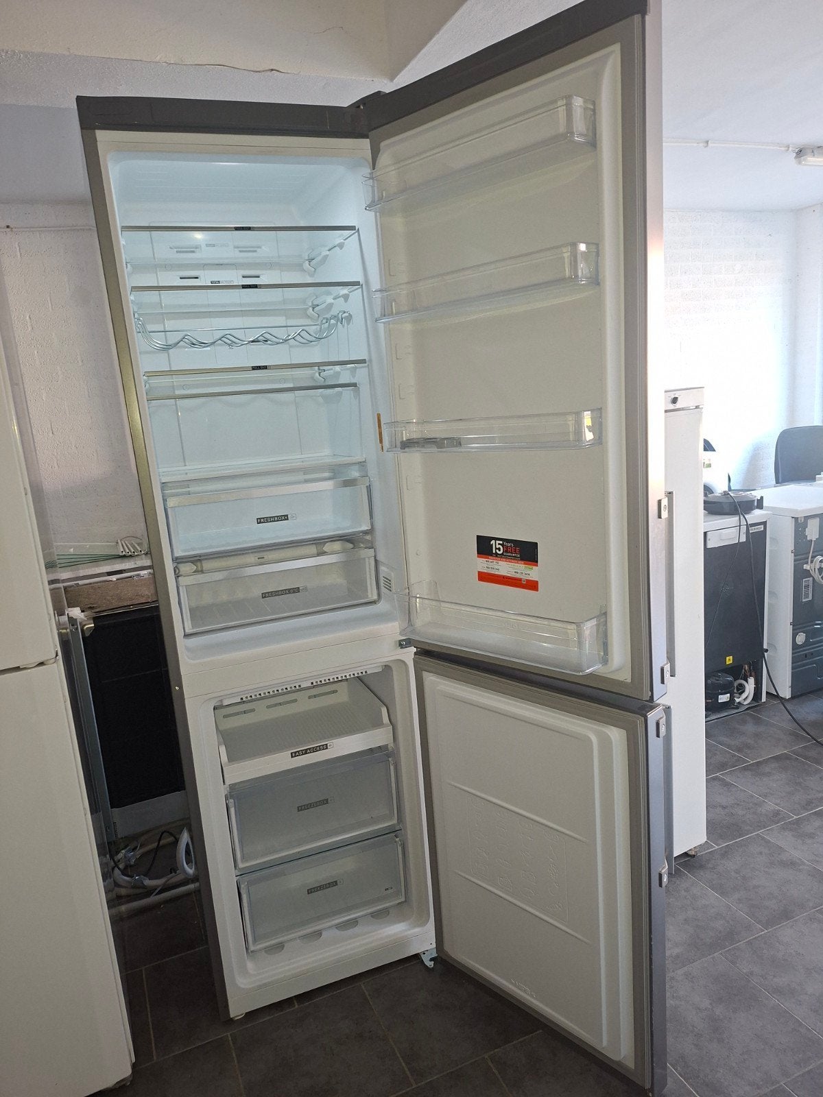 WHIRLPOOL KOELVRIESCOMBINATIE (A++), Ophalen, 200 liter of meer, 60 cm of meer, Met aparte vriezer