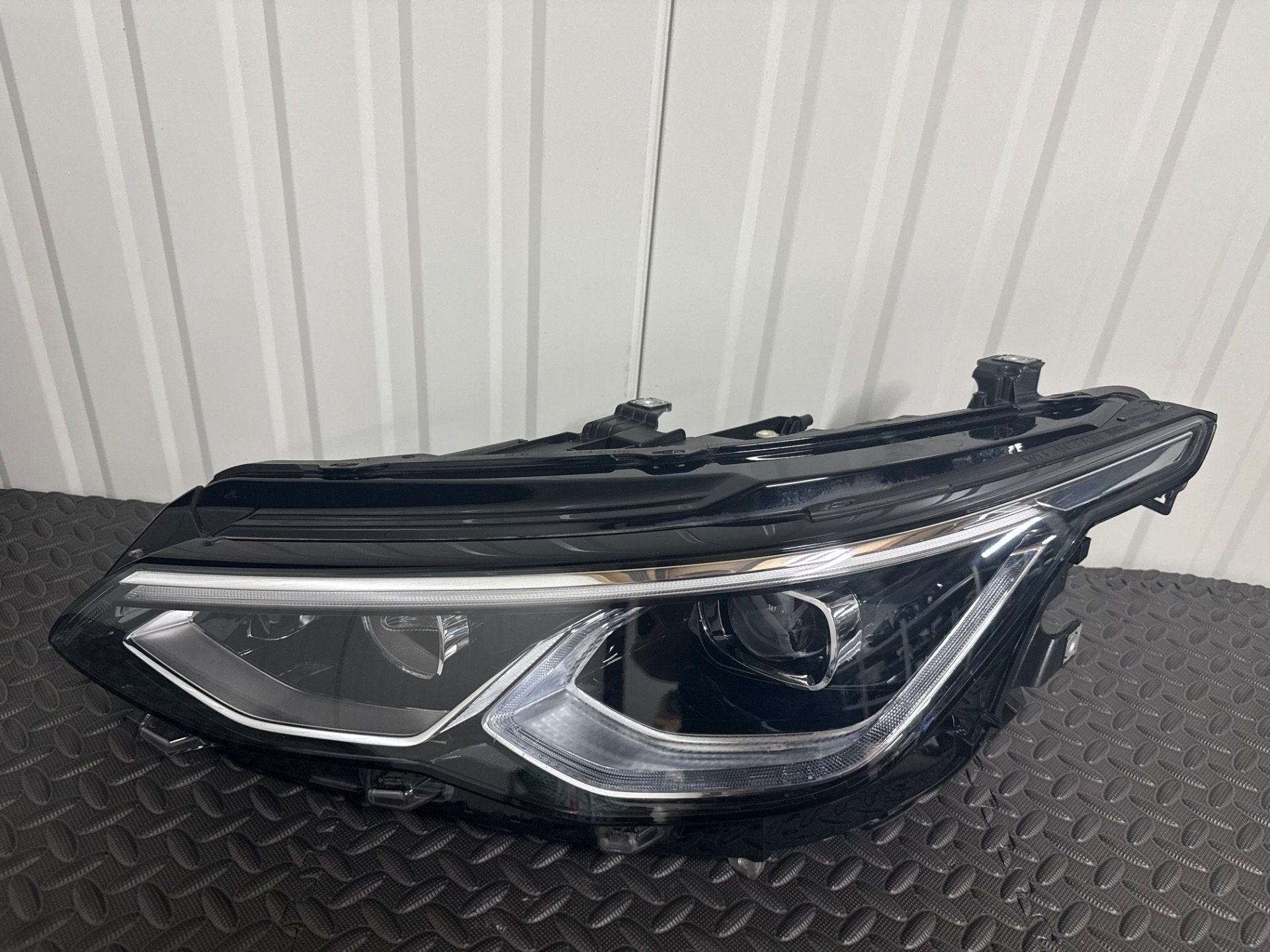 Volkswagen Golf 8 Iq Light koplamp Links 5h1941035, Volkswagen, Volkswagen AG, Nieuw, Berliner Ring 2
38440  Wolfsburg, DE