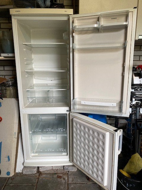 Koelvriescombinatie Siemens, Witgoed en Apparatuur, Koelkasten en IJskasten, Ophalen, Gebruikt, 200 liter of meer, Met aparte vriezer