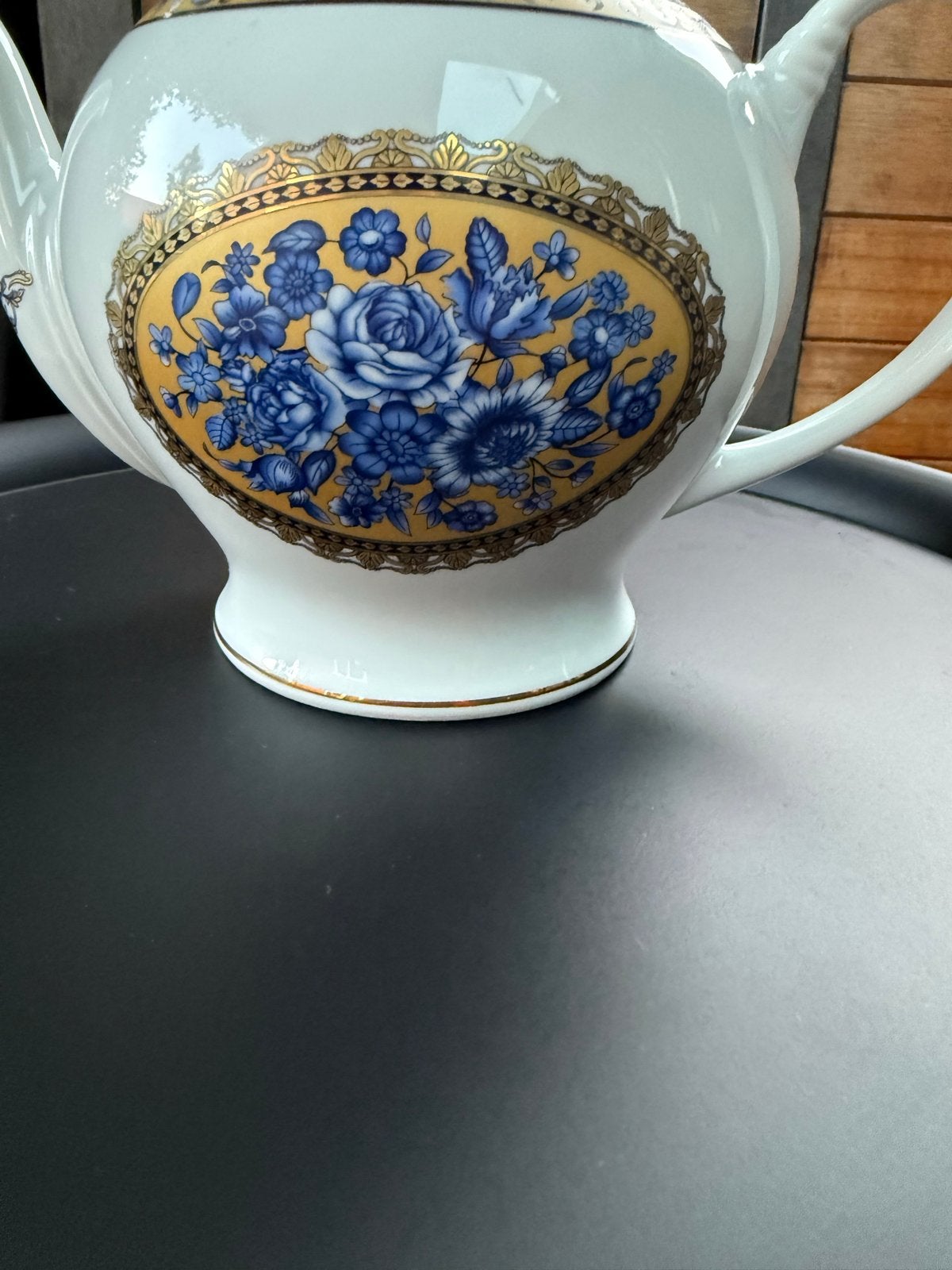 Prachtige Limoges theepot met blauw bloemmotief, Ophalen