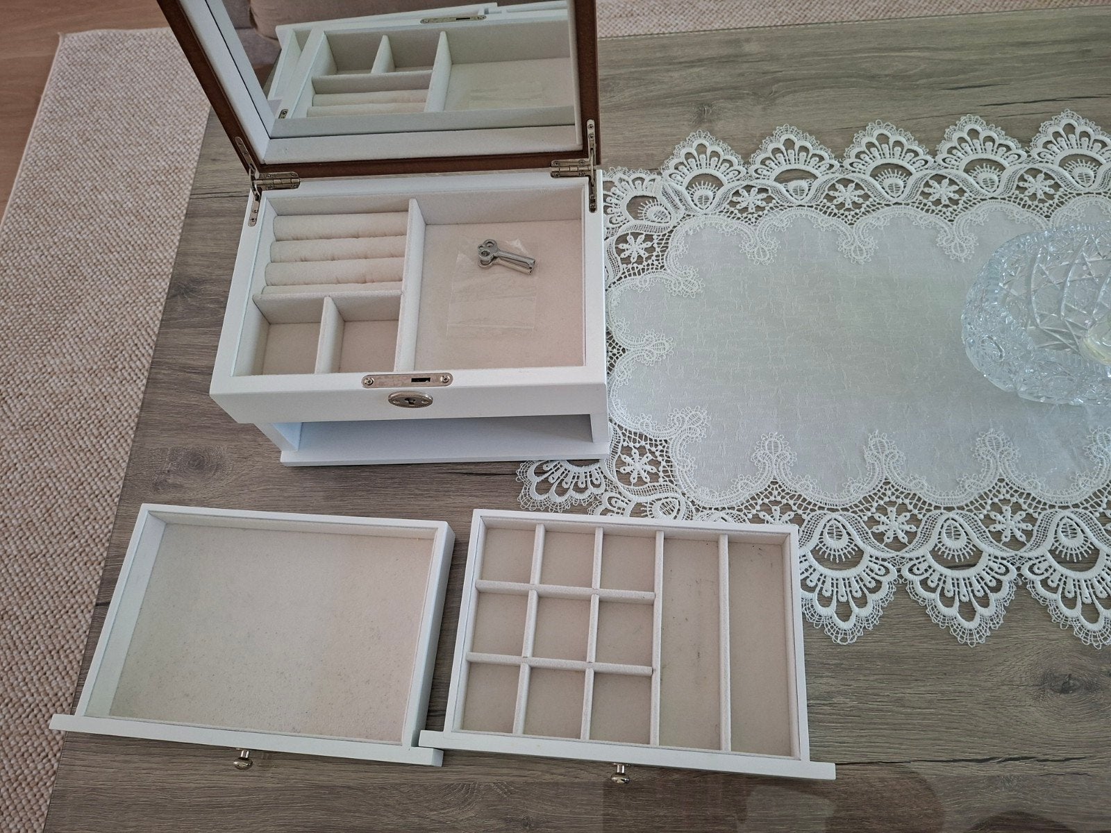 Zo goed als nieuwe houten sieradendoos (25x17x15 cm), Ophalen, Wit, Met slot, Zo goed als nieuw