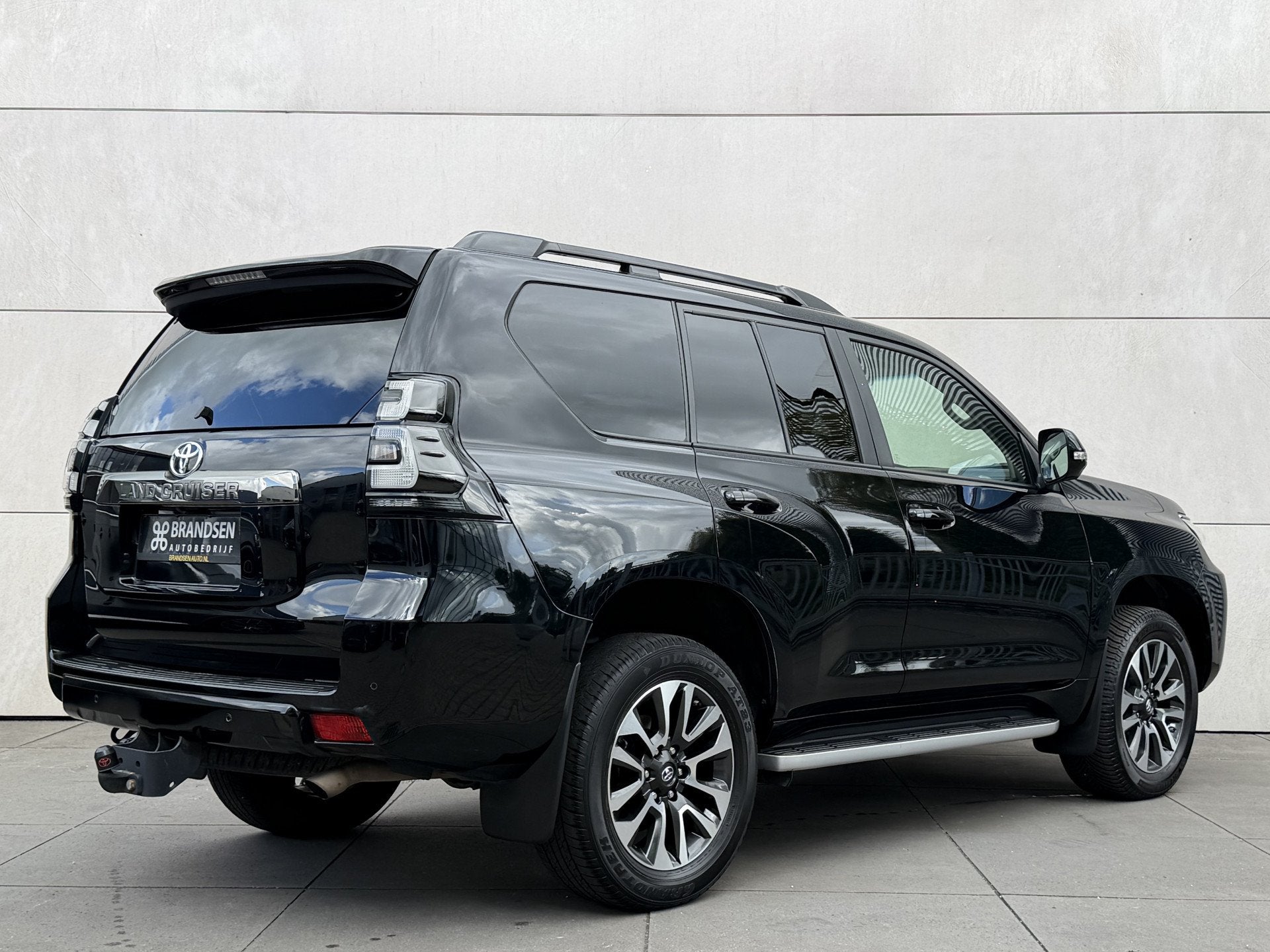 Toyota Land Cruiser 2.8 D-4D 70th Anniversary LED-360-ACC-Tr, Auto's, Automaat, Gebruikt, Huisgarantie, 4 cilinders