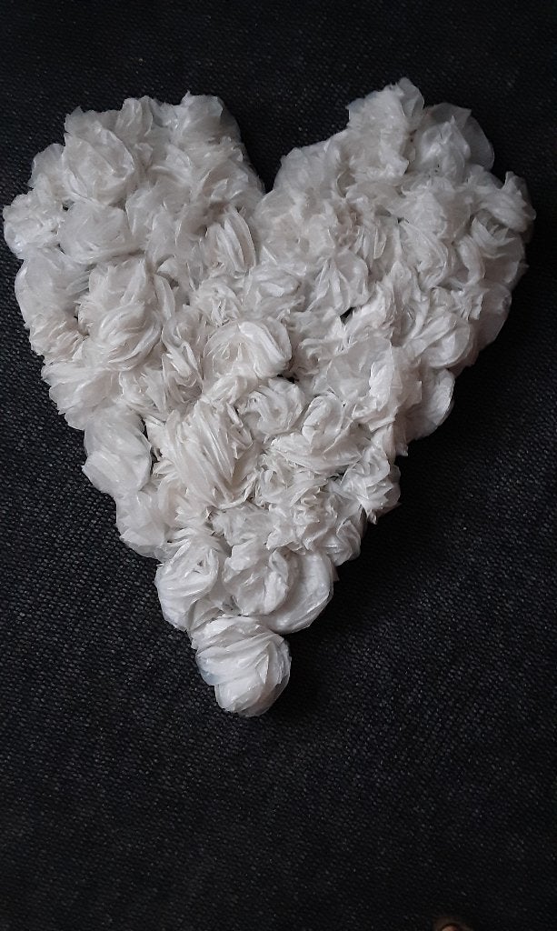 Versiering: Hart met plastic witte rozen, Ophalen, Gebruikt