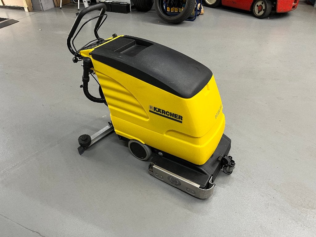 Kärcher BR 530 BAT schrob-/zuigmachine, Nieuwe accu's (2024), Doe-het-zelf en Verbouw, Reinigingsmachines, Ophalen, Gebruikt, Schrobmachine