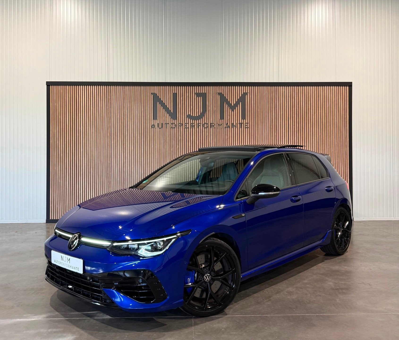 Volkswagen Golf 2.0 TSI R Performance 4M|Akrapovic|Pano|H&K|, Automatische klimaatregeling, Gebruikt, Zwart, 4 cilinders