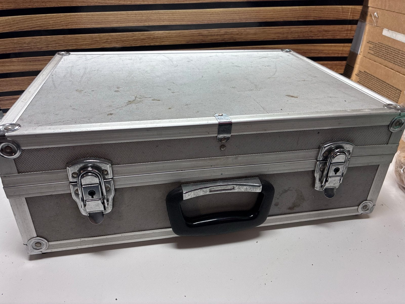 Aluminium koffer/fligtcase met schuimrubberen interieur, Ophalen of Verzenden, Gebruikt