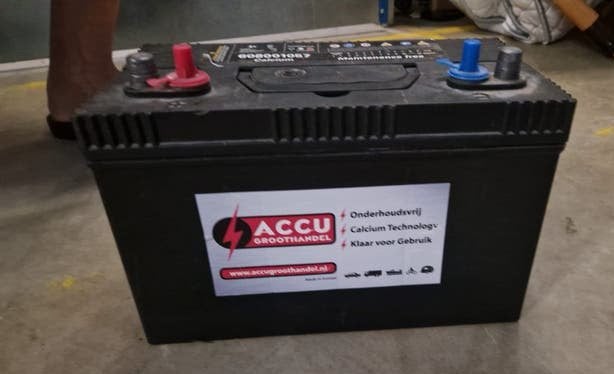 Nog goede accu, Gebruikt, Universele onderdelen