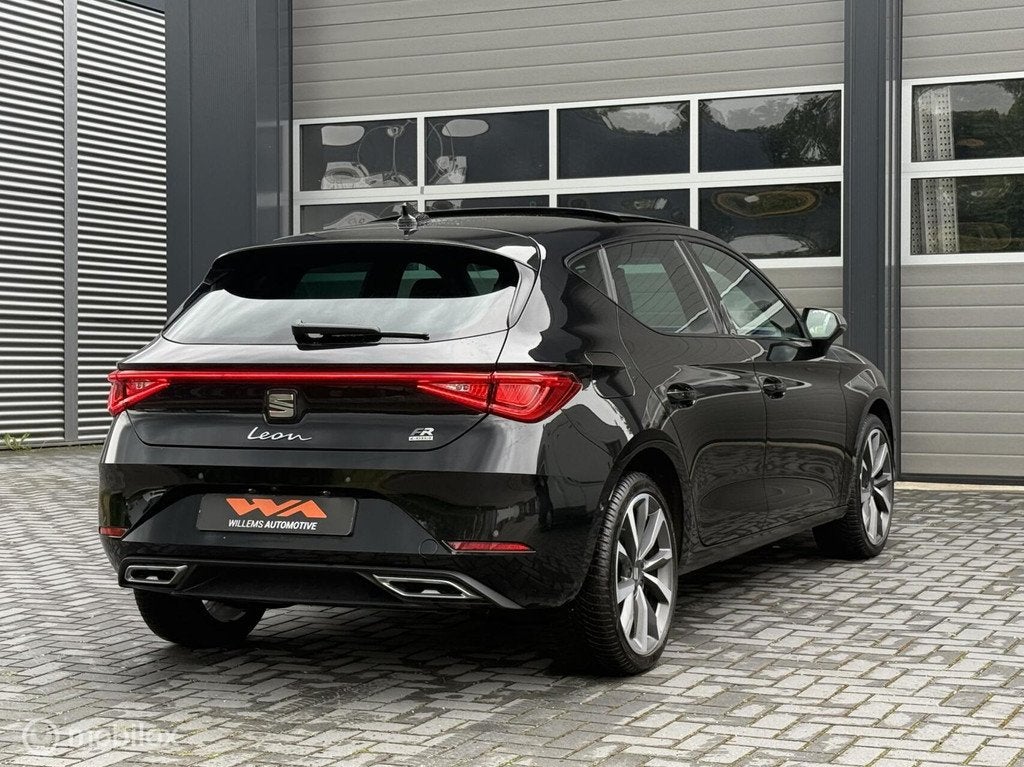 Seat Leon 1.4 TSI eHybrid FR 204 PK PANO|ACC|CAMERA|CARPLAY, Auto's, Seat, Automatische klimaatregeling, 4 cilinders, Leon, Leder en Stof