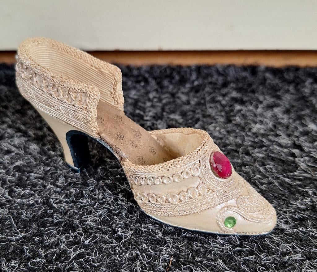Decoratie miniatuur schoen., Ophalen, Zo goed als nieuw