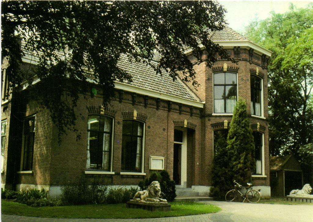 Abbekerk, Gemeentehuis - fiets - ongelopen, Verzamelen, Ophalen of Verzenden, Voor 1920, Ongelopen, Noord-Brabant