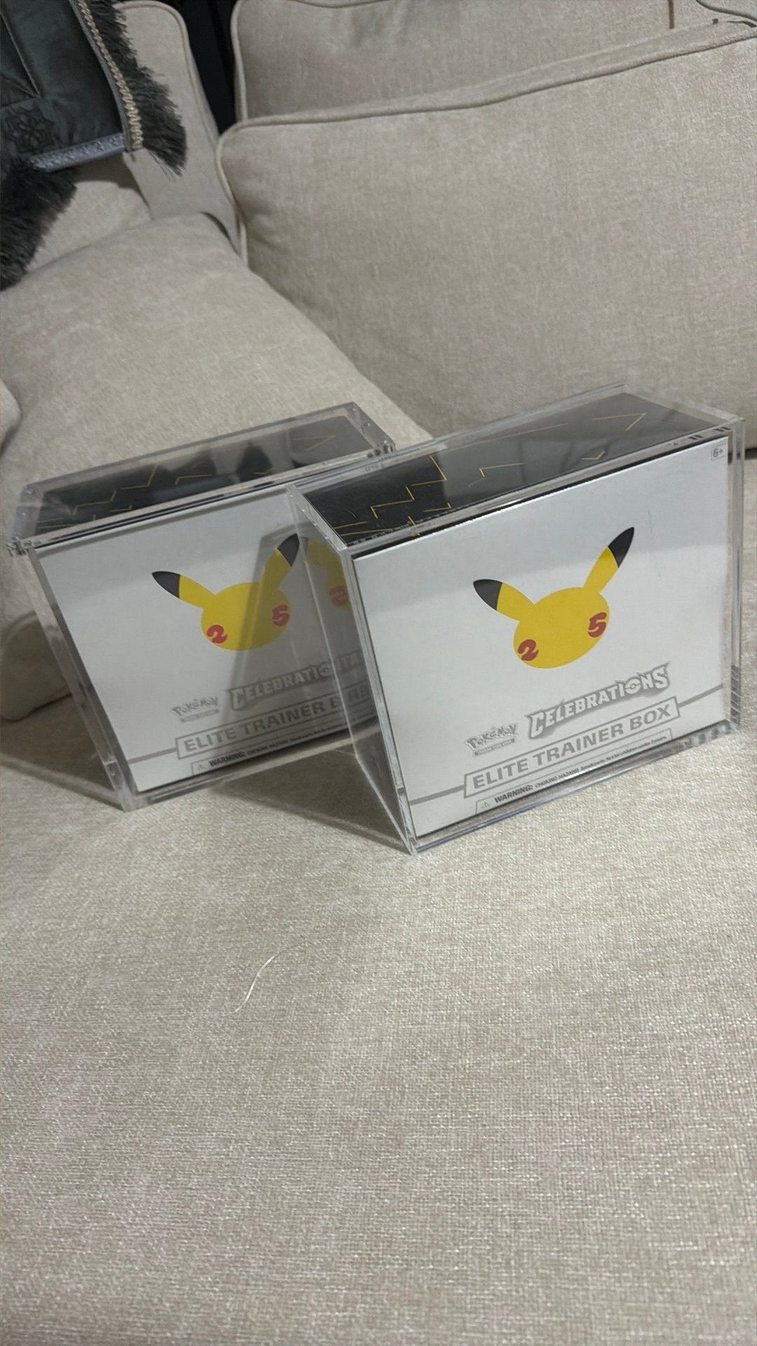 Pokémon Celebrations Elite Trainer Box (25th Anniversary), Ophalen, Nieuw, Boosterbox