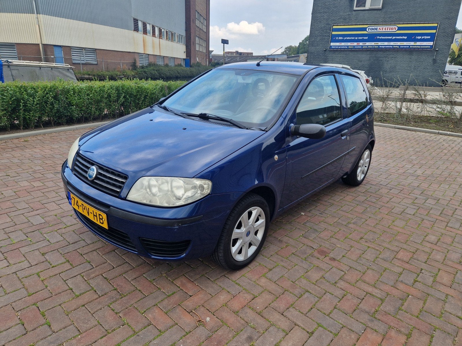 Fiat Punto 1.2 3DR 2004 Blauw, Auto's, Voorwielaandrijving, 4 cilinders, Origineel Nederlands, Handgeschakeld
