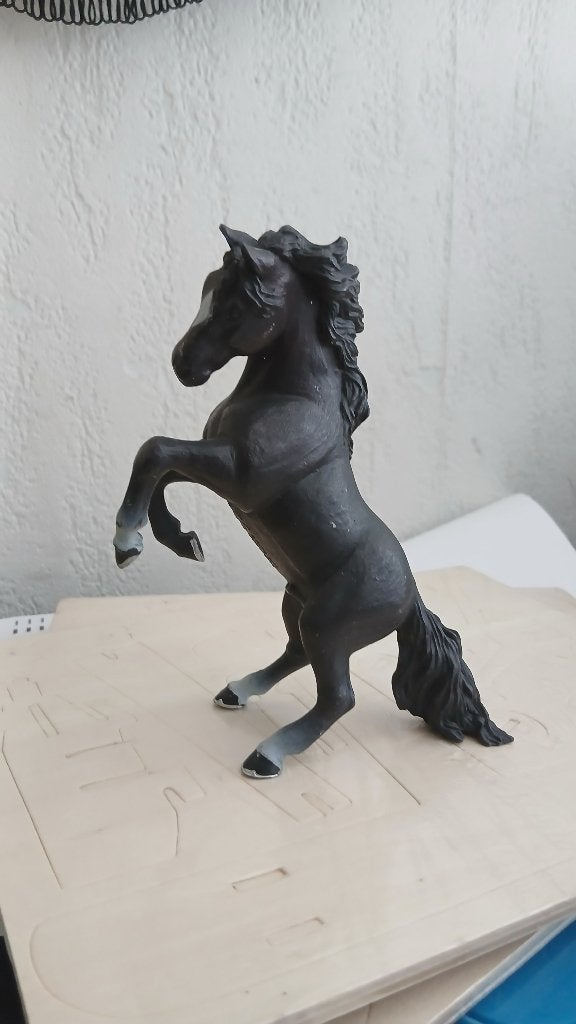 Steigerende mustang, dierfiguur PaPo, Ophalen of Verzenden, Gebruikt, Paard, Beeldje of Figuurtje