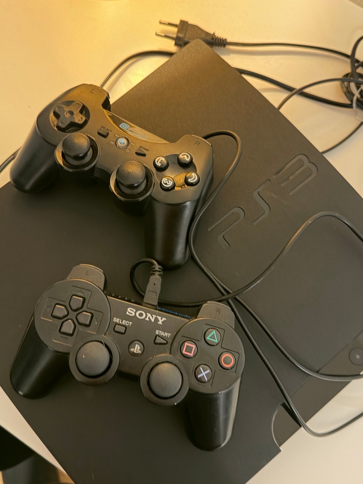 PS3 Slim met voorgeïnstalleerde games en 2 controllers, Met 2 controllers, Ophalen of Verzenden, Slim, Gebruikt