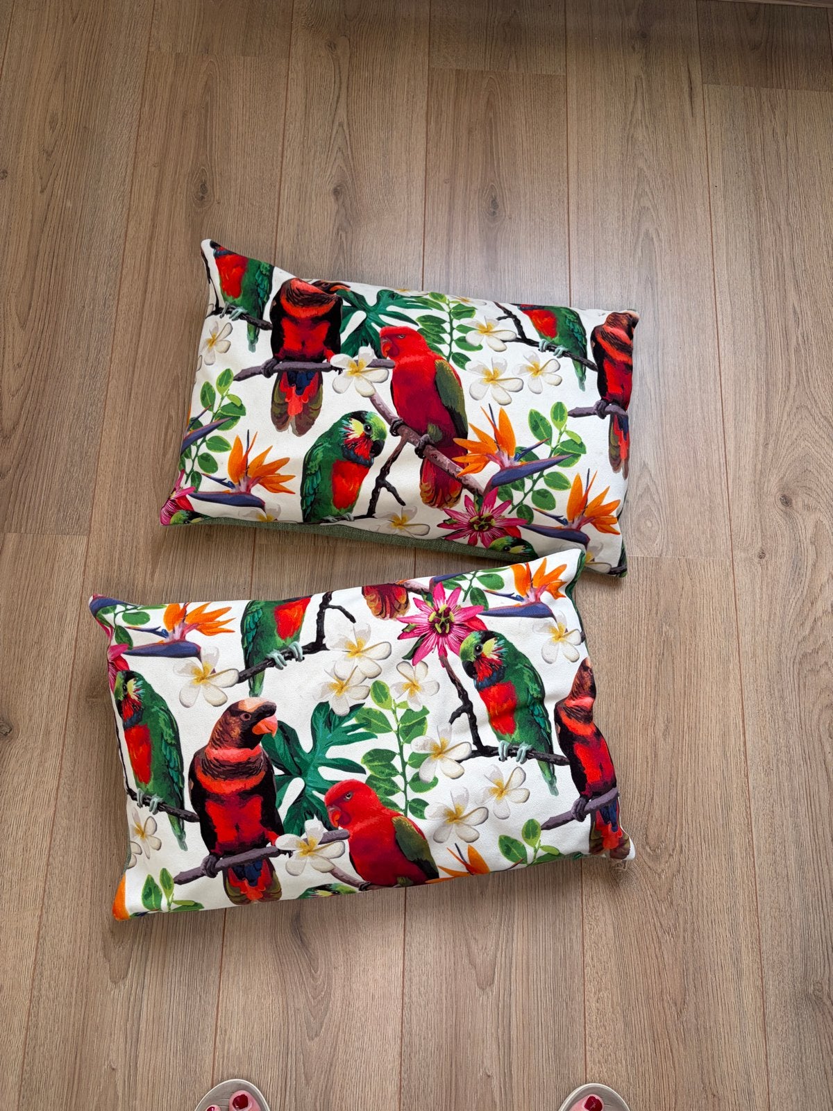 Set van 2 sierkussens met papegaaienprint, Overige merken, Meerkleurig, Ophalen of Verzenden, Zo goed als nieuw