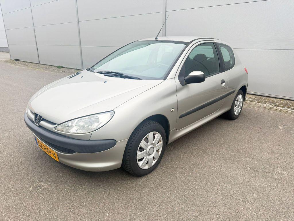 Peugeot 206 1.4 Forever, Stof, 31 €/maand, 4 cilinders, Bedrijf