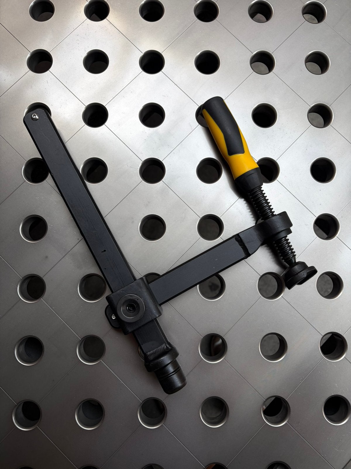 28mm verstelbare / fixerende klem lastafel gereedschap, Doe-het-zelf en Verbouw, Ophalen, Nieuw, Klem